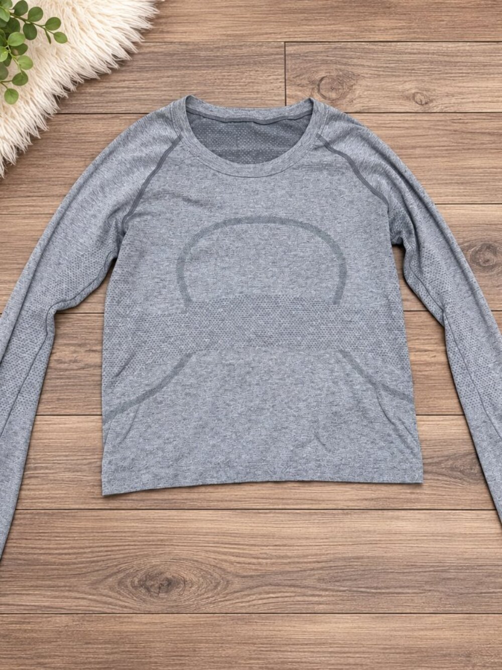 LULULEMON SWIFTY TECH CROPPED LONGSLEEVE SHIRT SMALL